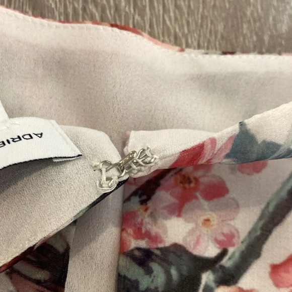 Adrienne Vittadini Floral Short Sleeve Blouse M - Picture 15 of 15